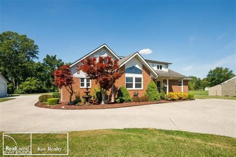 Homes for sale in macomb county mi. 2 beds 1 bath 1,053 sq ft 8,276 sq ft (lot) 17230 E 13 Mile Rd, Roseville, MI 48066. New Listing for sale in Macomb County, MI: Located in the desirable Glacier Club golf course community, this beautifully updated 3-bedroom 2.1-bathroom home is move in ready. The Master bedroom has elevated ceilings, 2 walk-in closets and a large master ... 