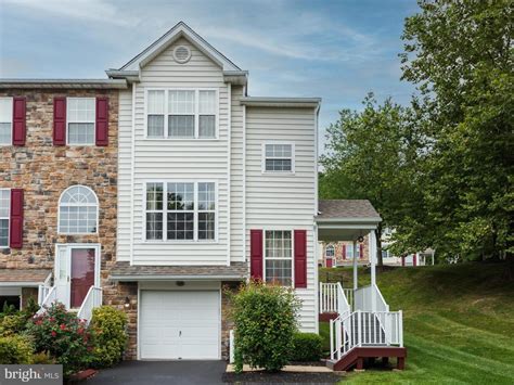 Homes for sale in malvern pa. Our top-rated real estate agents in Malvern are local experts and are ready to answer your questions about properties, neighborhoods, schools, and the newest listings for sale in Malvern. Redfin has a local office at 993 Old Eagle … 