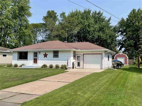 Homes for sale in marshfield wi. View 23 photos for 1307 W Arlington St, Marshfield, WI 54449, a 3 bed, 1 bath, 1,296 Sq. Ft. single family home built in 1963 that was last sold on 04/22/2022. 