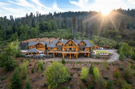 Homes for sale in mt shasta. 4 Beds. 3.5 Baths. 7,600 Sq Ft. 4620 W A Barr Road None, Mount Shasta, CA 96067. Perched at 4,000 ft. elevation in the midst of pines, oaks, and dogwoods, encompassing 55 acres with commanding views of majestic Mt. Shasta and picturesque Lake Siskiyou you will discover, Sentinel Retreat. 