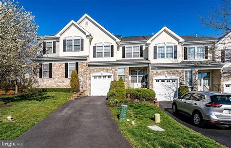 Homes for sale in newtown square pa 19073. NMLS#: 1598647. Get Pre-Approved. For Sale - 29 Hunters Run, Newtown Square, PA - $549,900. View details, map and photos of this townhouse property with 3 bedrooms and 3 total baths. MLS# PADE2060670. 