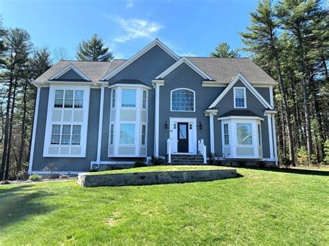 Homes for sale in north andover ma. Jul 12, 2023 · Sold - 183 Bear Hill Rd, North Andover, MA - $920,000. View details, map and photos of this single family property with 4 bedrooms and 5 total baths. MLS# 73135270. 
