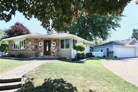 Homes for sale in north tonawanda ny. 730 Nash Rd, North Tonawanda, NY 14120 is currently not for sale. The 1,564 Square Feet single family home is a 3 beds, 2 baths property. This home was built in 1952 and last sold on 2023-12-18 for $242,000. 