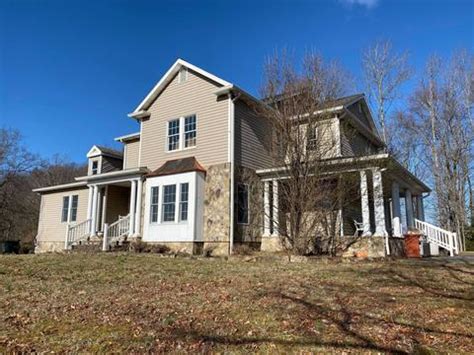 Homes for sale in norton va. Explore the homes with Fixer Upper that are currently for sale in Norton, VA, where the average value of homes with Fixer Upper is $138,000. Visit realtor.com® and browse house photos, view ... 