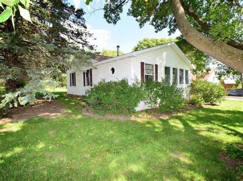 23 Agent listings 2 Other listings Sort: Homes for You 402 N Walnut Ave, Graettinger, IA 51342 RE/MAX LAKES REALTY $68,000 4 bds 1 ba 1,128 sqft - House for sale 14 hours ago 2707 4th St, Emmetsburg, IA 50536 FARMERS NATIONAL COMPANY $162,000 4 bds 2 ba 1,224 sqft - House for sale. 