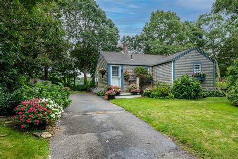 Homes for sale in pocasset ma. The non-MLS broker may negotiate compensation with their client or directly with the listing broker prior to an offer being submitted. Zillow has 31 photos of this $625,000 3 beds, 3 baths, 2,182 Square Feet single family home located at 31 Harwood Drive, Pocasset, MA 02559 built in 1984. MLS #22400843. 