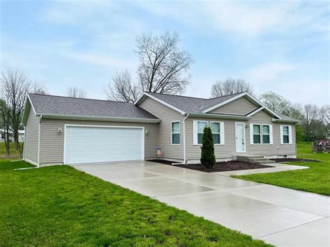 Homes for sale in rochester indiana. Sold: 3 beds, 1.5 baths, 1755 sq. ft. house located at 7519 S 125 Rd W, Rochester, IN 46975 sold for $164,000 on Dec 12, 2023. MLS# 202314898. This home features 3 bedrooms and 1.5 baths on the mai... 