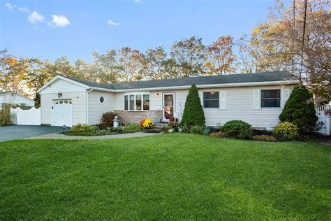 Homes for sale in sayville ny. Things To Know About Homes for sale in sayville ny. 