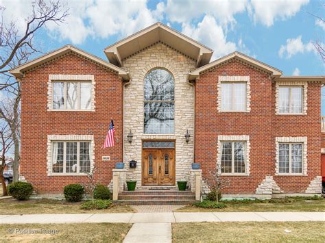 Homes for sale in skokie. 2,770 Sq Ft. 8324 Elmwood St Unit 6, Skokie, IL 60077. Crafted in 2019, Boasting 3 bedrooms, 3.1 baths. The main level welcomes you with SOARING 2-story windows, beautiful hardwood floors & a sleek all-white kitchen with top-tier appliances & a spacious waterfall island. 