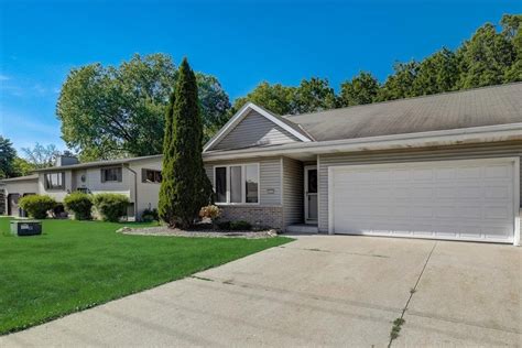 Homes for sale in slinger wi. See photos and price history of this 4 bed, 3 bath, 3,686 Sq. Ft. recently sold home located at 729 Charolais Dr, Slinger, WI 53086 that was sold on 06/15/2023 for $650000. 