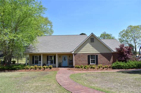 Homes for sale in starkville ms. The average sale price for homes in Starkville, MS over the last 12 months is $367,700, up 10% from the average home sale price over the previous 12 months. Home Trends Median Price (12 Mo) $350,000. Median Single Family Price. $393,000. Average Price Per Sq Ft. $254. Number of Homes for Sale. 89. 