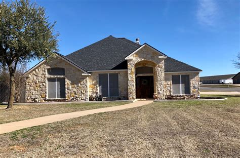 Homes for sale in stephenville texas. Similar Homes For Sale Near Stephenville, TX. Comparison of 525 W Elm St, Stephenville, TX 76401 with Nearby Homes: $99,900. 3 bed; 1,788 sqft 1,788 square feet; 0.23 acre lot 0.23 acre lot; 