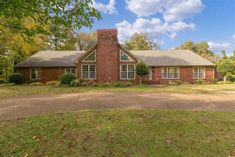 Homes for sale in trenton tn. View 29 photos for 119 Concord Moores Chapel Rd, Trenton, TN 38382, a 6 bed, 4 bath, 3,640 Sq. Ft. single family home built in 2014 that was last sold on 04/09/1999. 