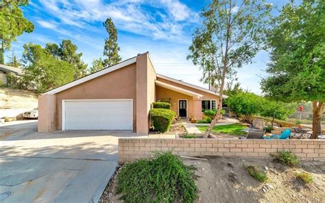Homes for sale in tujunga ca. 11017 Sevenhills Dr, Tujunga, CA 91042 - 1,897 sqft home built in 1961 . Browse photos, take a 3D tour & see transaction details about this recently sold property. MLS# GD23139050. 