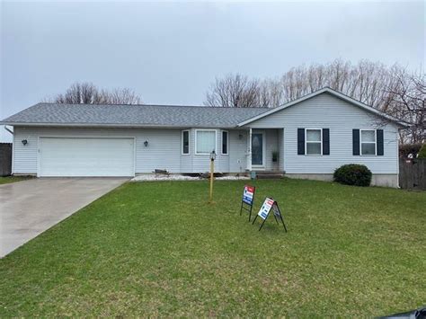 Homes for sale in urbana iowa. 52352, IA Home for Sale. The Blue Creek Industrial Park is located in the City limits of Urbana, Iowa and is adjacent to I-380 between mile markers 41 and 43, about half way between Cedar Rapids and Waterloo, Iowa. 