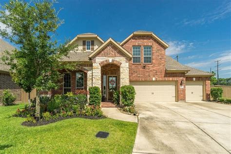 Homes for sale in webster tx. Webster, TX 3-Story Homes for Sale. Sort. Recommended. $334,900. 2 Beds. 4 Baths. 2,532 Sq Ft. 413 Via Regatta Dr, Webster, TX 77598. Welcome to this beautifully appointed townhome in the Enclave of Edgewater. 