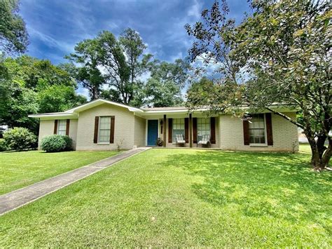 Homes for sale in woodville texas. 296 Results. sort. Woodville, TX Real Estate and Homes for Sale. Newly Listed. 258 COUNTY ROAD 4190, WOODVILLE, TX 75979. $275,000. 3 Beds. 3 Baths. 1,760 Sq Ft. Listing by PINNACLE REALTY ADVISORS … 
