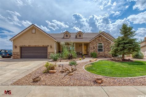 Homes for sale kanab ut. Kanab is truly a magical place to call home! If you would like a list of available properties, if you need a free property valuation, or if you want to be updated with any new listings that come on the market, just CLICK … 