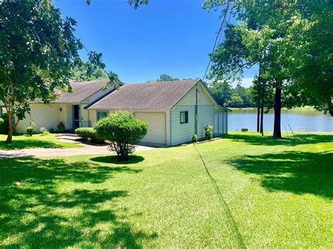 Homes for sale lake livingston tx. 3 beds 2 baths 1,088 sq ft 0.27 acre (lot) 41 Oak Cove Ln, Coldspring, TX 77331. ABOUT THIS HOME. Coldspring, TX home for sale. Welcome to this charming one story home nestled on a spacious corner lot in Cape Royale. The 3 bed, 2 bath home has a functional layout with freshly painted interior. 