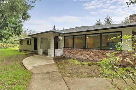 Homes for sale milwaukie oregon. Sold - 12208 SE 22nd Ave, Milwaukie, OR - $870,000. View details, map and photos of this single family property with 5 bedrooms and 2 total baths. MLS# 23033039. 