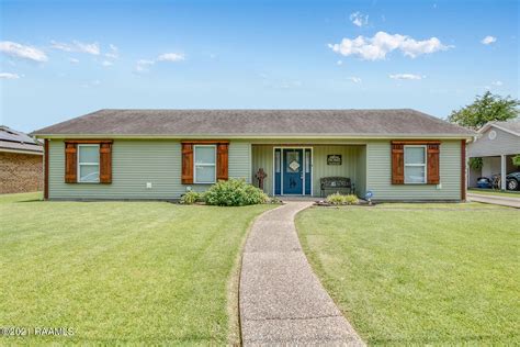 Homes for sale new iberia. Zillow has 24 photos of this $199,000 2 beds, 3 baths, 1,793 Square Feet single family home located at 122 French St, New Iberia, LA 70560 MLS #23004517. 