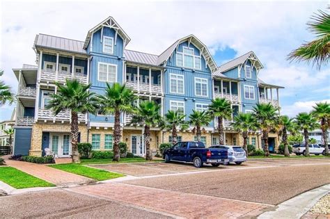 Homes for sale port aransas tx. Recommended. $591,000. 2 Beds. 2 Baths. 1,368 Sq Ft. 220 E White Ave, Port Aransas, TX 78373. Welcome to your home away from home! This beautiful 2bed/2 bath is only streets away from the water. This home also features a versatile space that can be used as either an extra bedroom or be repurposed to your liking. 