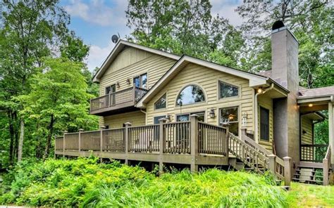Homes for sale saluda nc. Explore the homes with Single Story that are currently for sale in Saluda, NC, where the average value of homes with Single Story is $399,950. Visit realtor.com® and browse house photos, view ... 
