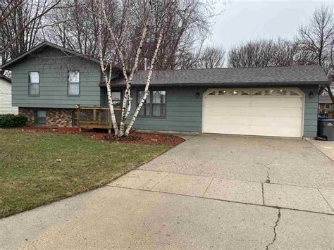 Homes for sale spencer iowa. 4 Beds. 2 Baths. 2,015 Sq Ft. 1225 1st Ave W, Spencer, IA 51301. Great Opportunity to buy a 4 bed/2 bath Ranch in town for under 150k! This house has all one level living (2,015 sqft) with all bedrooms, bathrooms, living, dining, den, kitchen and laundry all on 1 level. 