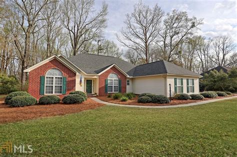 Homes for sale statesboro ga. Recommended. $549,900. 3 Beds. 2.5 Baths. 3,168 Sq Ft. 128 Oak Ridge Dr, Statesboro, GA 30458. Welcome to this stunning 3,168 square foot home on 3.64 acres of land. This property features an open concept layout, a climate-controlled sunroom, and an office, making it the perfect combination of luxury and comfort. 