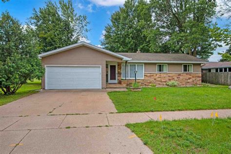 Homes for sale stevens point wi. Explore Similar Homes Within 2 Miles of Moraine Valley, WI. $119,900. 2 Beds. 2 Baths. 2,256 Sq Ft. 4206 County Road J, Stevens Point, WI 54482. Wisconsin Stevens Point Moraine Valley. 