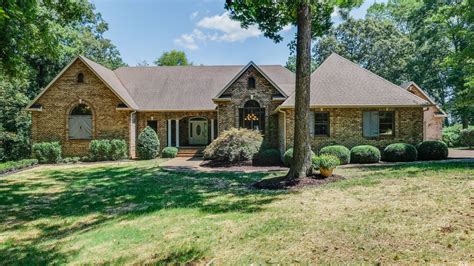 For Sale: 2 beds, 1 bath ∙ 962 sq. ft. ∙ 41 Lake Rd, Lynchburg, TN 37352 ∙ $2,199,000 ∙ MLS# 1390241 ∙ Situated conveniently in southern middle Tennessee lies a generational property along the ban.... 