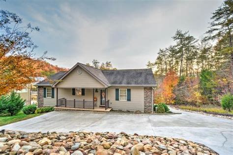 Homes for sale vonore tn. Explore the homes with Horse Stables that are currently for sale in Vonore, TN, where the average value of homes with Horse Stables is $164,900. Visit realtor.com® and browse house photos, view ... 
