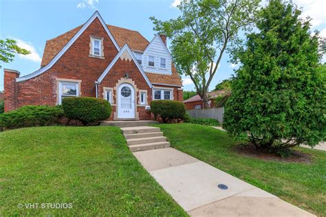 Homes for sale waukegan il. Zillow has 91 homes for sale in Waukegan IL. View listing photos, review sales history, and use our detailed real estate filters to find the perfect place. 