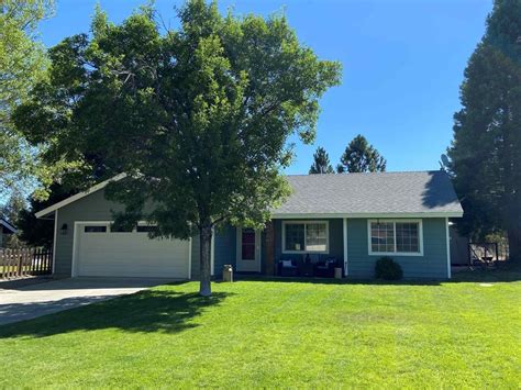 Homes for sale weed ca. The listing broker’s offer of compensation is made only to participants of the MLS where the listing is filed. Zillow has 45 photos of this $710,000 8 beds, 10 baths, 9,300 Square Feet multi family home located at 17604 State Highway 97, Weed, CA 96094 built in 1935. MLS #20231212. 