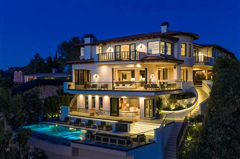 Homes in la. Most homes for sale in Los Angeles stay on the market for 47 days and receive 3 offers. Popular neighborhoods include North Hollywood , Pacific Palisades , Encino , Porter … 