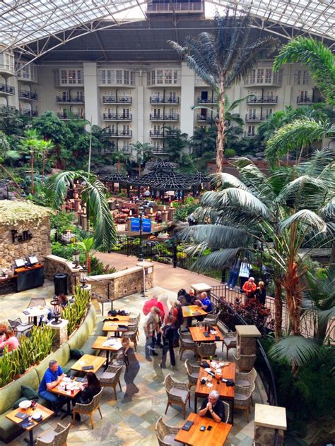 Hometown Tourist: The Opryland Hotel - Roadtrips & Rollercoasters