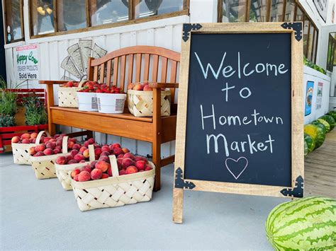 Hometownmarket. At your local Hometown Market, we want to offer our customers a wonderful shopping experience. Our grocery stores are locally owned and operated and have been serving your communities since 1982. Visit any one of our Hometown Market locations for a great selection of fresh meat, produce and groceries with fast, friendly service. 