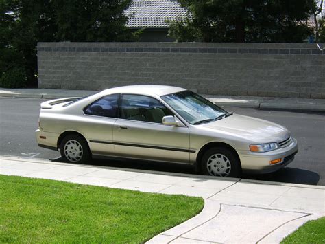 Honda accord 1994. When the low gas light is on, a Honda Accord can travel for an additional 46.81 miles or just over 75 kilometers. The distance a Honda Accord travels past this point depends on fue... 