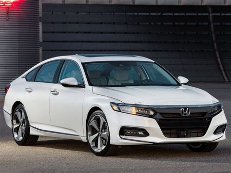 Honda accord 2.0 turbo. The 2021 Honda Accord takes 6 seconds to go 0 to 60 MPH in its fastest configuration. It can reach a top speed of 144 MPH, and takes 14.8 seconds to cover a quarter-mile.The 2021 Honda Accord has 7 configurations on offer. You can pair it with a choice of 10-Speed Shiftable Automatic or Continuously Variable … 