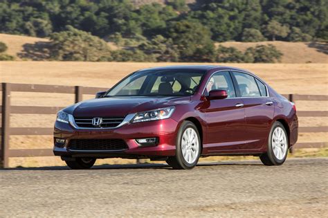Honda accord ex l. Counterpoint. Here's my synopsis of the 1990 Honda Accord EX: it looks bland compared with the 1989 Accord, but it runs better. The new Accord is state-of … 