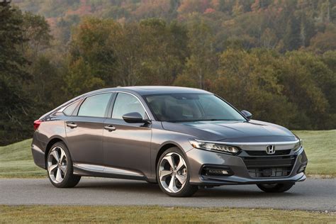 Honda accord sport 2020. The 2024 Accord is available in six trim levels: LX, EX, Sport, EX-L, Sport-L and Touring. The LX and EX are powered by a turbocharged 1.5-liter four-cylinder that produces 192 horsepower and 192 ... 