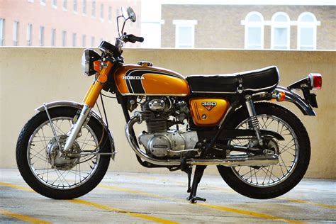 Honda cb 350 for sale. 1stkickcycles2000 Store Up for bid is a 1973 Honda CB350 Four.Built in 1/73. Frame # CB350F-1046391 Engine # CB350FE-1046471. Does not currently run. Was lady owed. Parked in the late 1980s. Shows 23,899 miles. Motor turns over with compression, shifts though the gears. Front brake will need to be bleed. 