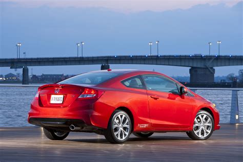 Honda civic si 2012. Like the 2022 Civic Sedan, the new Civic Si also benefits from a 0.5-inch wider rear track for additional stability, and a 1.4-inch longer wheelbase for a smoother ride, as well as greater high-speed stability. The Si’s 107.7-inch wheelbase is the longest in its class. To maximize handling and driver enjoyment, spring rates are 8-percent ... 