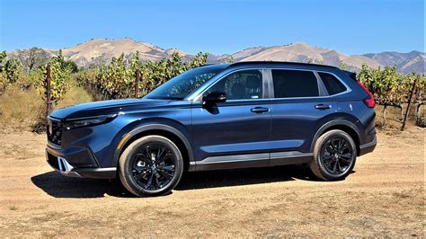 Honda cr v hybrid touring. 2024 Honda CR-V Hybrid The 2024 CR-V Hybrid received a makeover just one year ago. For 2024, it gets a new trim level, Sport-L, which settles in between the … 