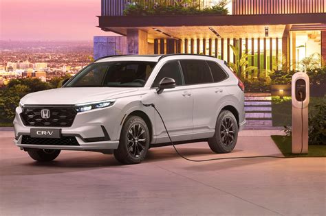 Honda crv plug in hybrid. The 2024 Honda CR-V Hybrid starts at $33,350. That’s for the Sport trim with front-wheel drive. This version (and the mid-range Sport-L) offers the option of all-wheel drive for an extra $1,500 ... 