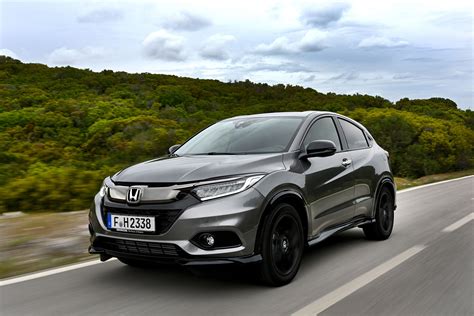 Honda hr v sport. 2017 Honda HR-V EX-L 4dr SUV AWD w/Navigation (1.8L 4cyl CVT) I’m writing this review at the almost 4 year 70k mile mark. Great car for the money. Big interior and the median gadgets you’d ... 