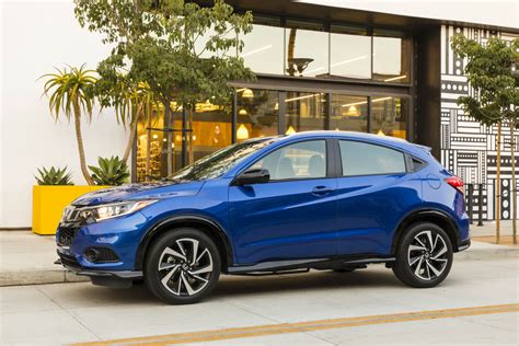 Honda hrv recall. H undreds of Honda HR-V owners have reported that their rear windows shattered suddenly, a problem that Consumer Reports says warrants a recall due to the safety risk posed to drivers from ... 