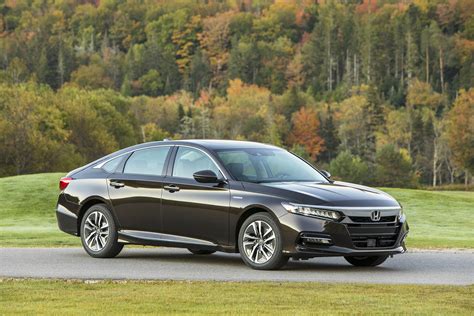 Honda hybrid accord. 2024 Honda Accord EX-L Hybrid 4dr Sedan (2.0L 4cyl gas/electric hybrid EVT) Gone are the days of the boring, anonymous Accord that you couldn't even find in your own driveway. My 2024 EX-L is ... 