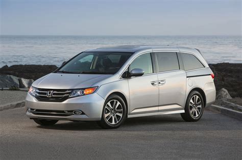 Honda odyssey minivan. Aug 22, 2022 · But we didn't, so bad on us. Our second and final service appointment (B1, in Honda-speak), was a blissfully uneventful oil change, inspection, and tire rotation that cost us $125.79. In total, we ... 