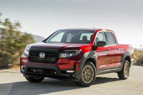 Honda ridgeline mpg. Used 2017 Honda Ridgeline. MPG & Gas Mileage Data. View detailed gas mileage data for the 2017 Honda Ridgeline. Use our handy tool to get estimated annual fuel costs based on your driving habits. 